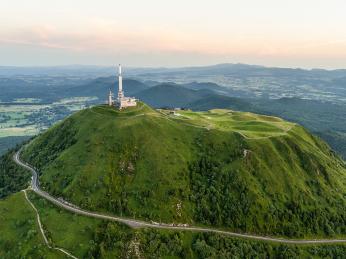 Hora vulkanického původu Le Puy-de-Dôme