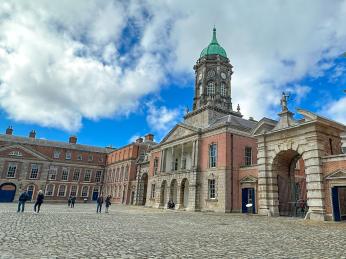 Dublinský hrad se stal symbolem britské nadvlády nad&nbsp;Irskem