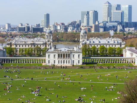 Výhled od Královské observatoře na Royal Naval College