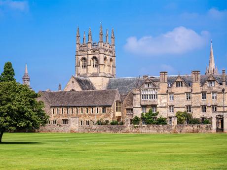 V Oxfordu sídlí nejstarší univerzita v Anglii