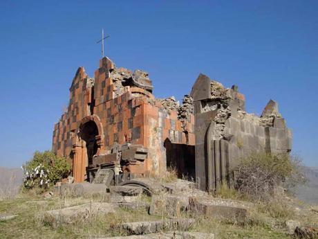 Klášter Havuc Tar nacházející se v přírodní rezervaci Chosrov