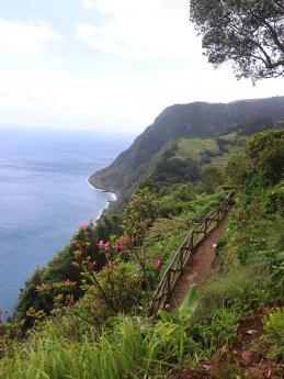 Ponta do Sossego kombinuje vůni květinových záhonů a výhled na oceán