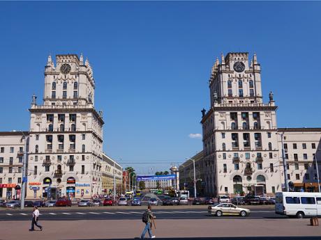 Ukázkou sovětské architektury v Minsku jsou Stalinovy mrakodrapy