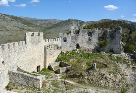 Pozůstatky pevnosti Hercega Stjepana nad městečkem Blagaj
