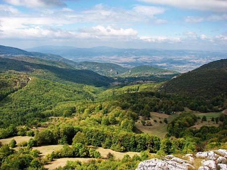 Výhled na krajinu v pohoří Bukovik