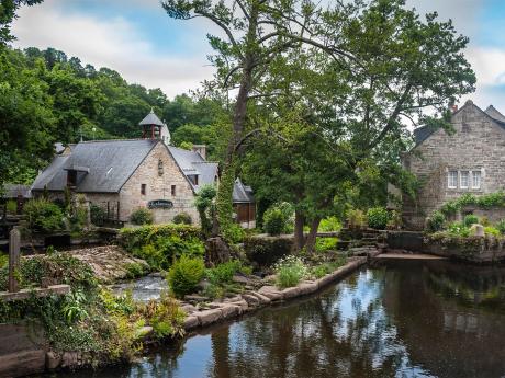 Městečko Pont-Aven skrývá řadu historických vodních mlýnů