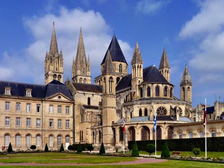 Zadní část kostela mužského opatství sv. Štěpána (Abbay aux Hommes) v Caen