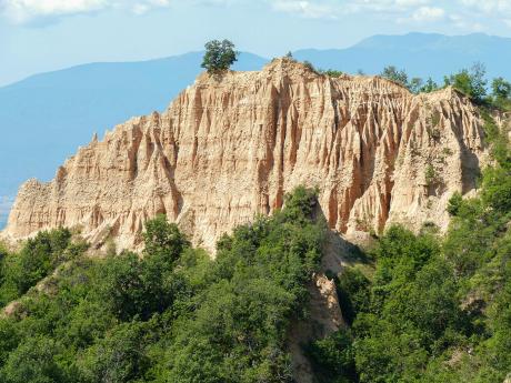 Melnické pyramidy zabírají plochu o rozloze 17 km²