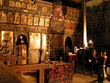 Ikonostas v kostele Roženského kláštera