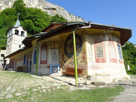 Preobraženský klášter leží nedaleko města Veliko Tărnovo