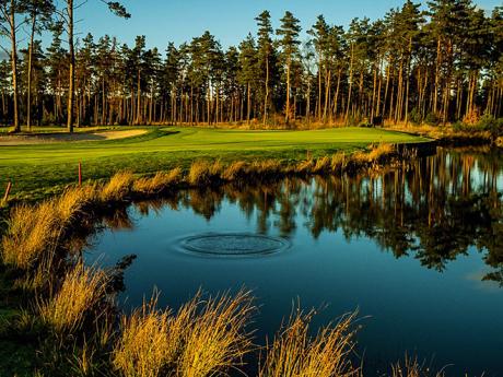 Oblast kolem města Silkeborg je krajinou kopců, lesů a zejména jezer