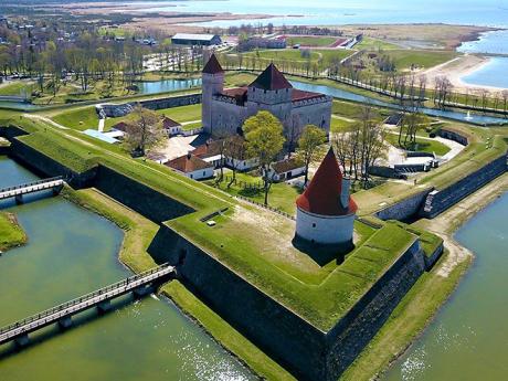 Hrad Kuresaarre na největším estonském ostrově Saaremaa