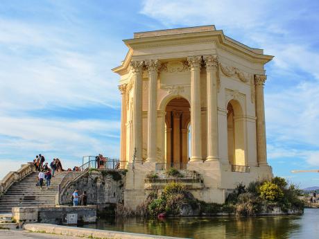Elegantní Promenade du Peyrou zdobí Montpellier