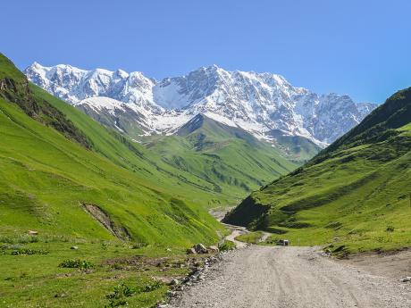 Monumentální pohoří Kavkaz v regionu Horní Svanetie