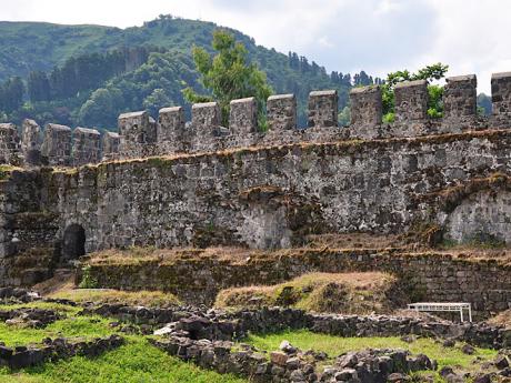 Hradby velmi dobře zachované pevnosti Gonio ze 3. století před Kristem