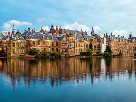 Srdcem politického dění Nizozemska je komplex budov Binnenhof v Den Haagu