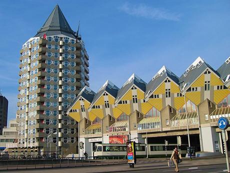 Moderní architektura Rotterdamu - domy ve tvaru tužky a kostek