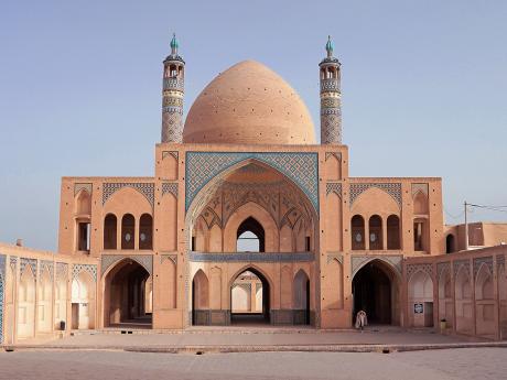 Monumentální kášánská mešita Agha Bozorg v Kášánu
