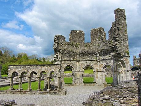 Opatství Mellifont Abbey bývalo hlavním centrem Cisterciáků v Irsku