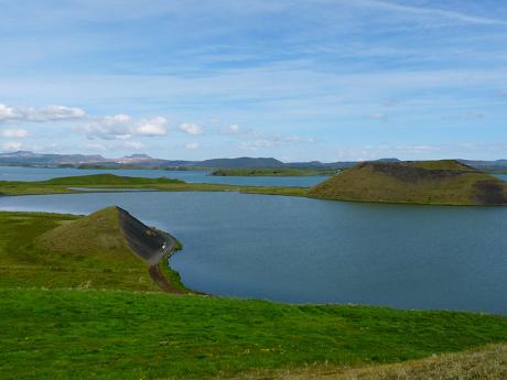 Kolem jezera Mývatn se vyskytují tzv. pseudokrátery