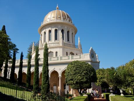 Zlatá kopule haifské hrobky Bába, zakladatele báháismu