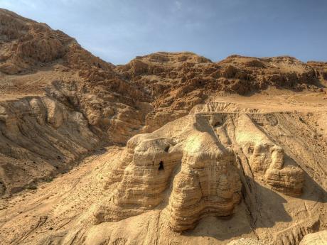 Vlivem okolní pouště se v Kumránu dochovaly starověké svitky