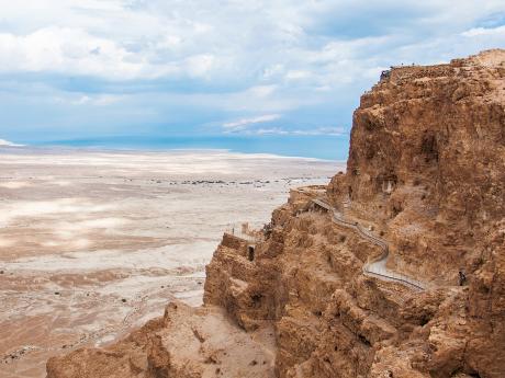 Téměř nedobytná Masada byla Římany obléhána dlouhé dva roky, než padla