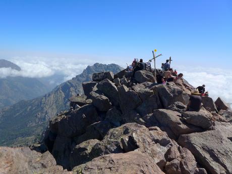 Vrcholek nejvyšší korsické hory Monte Cinto