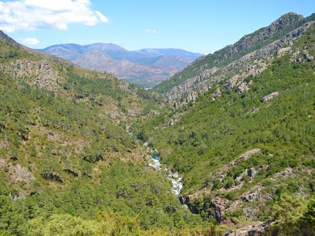 Údolí řeky Tavignano patří k nejhlubším na Korsice