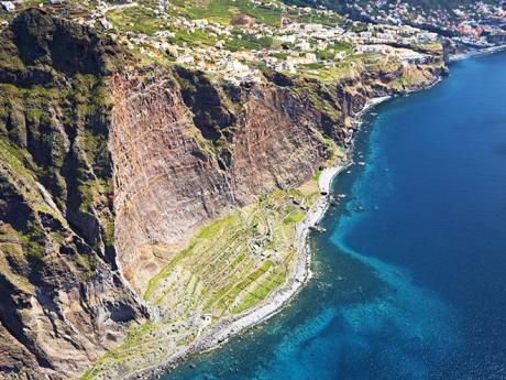 Jeden z nejvyšších mořských útesů na světě se nachází na ostrově Madeira