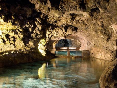 Jeskyně svatého Vincenta vznikla při sopečném výbuchu 400 tisíc let zpátky