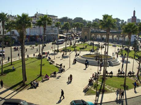 Náměstí v moderní části Tangeru