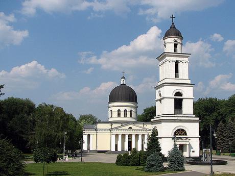 Katedrála a zvonice v centru Kišiněva