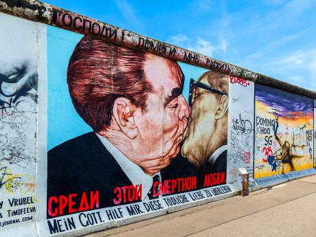 Berlínská zeď rozdělovala město v letech 1961-1989
