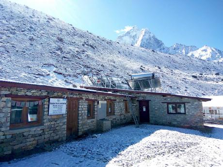 Klinika v Pheriche pomáhá jak místním, tak horolezcům nejen s horskou nemocí