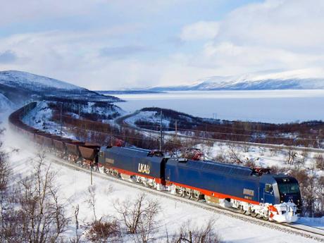 Narvikem vede nejsevernější železnice v Norsku