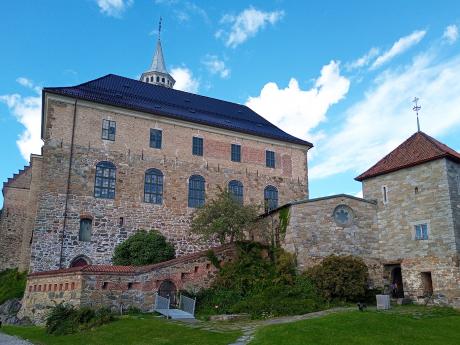 Hrad Akershus v Oslu pochází z počátku 14. století