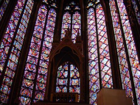 Vitráže v pařížské kapli Sainte Chapelle