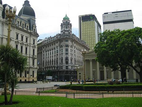Moderní versus historická koloniální architektura v Buenos Aires