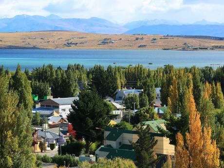 Městečko El Calafate je výchozím místem pro cestu do NP Los Glaciares