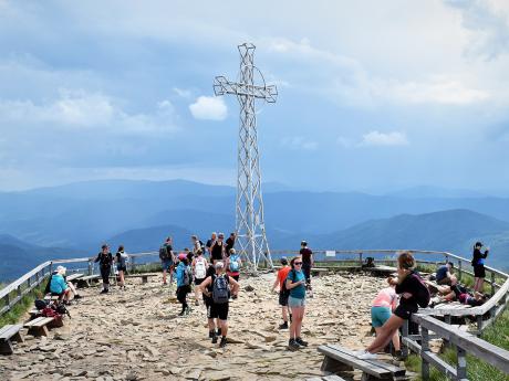 Vrcholový kříž na nejvyšší hoře polského pohoří Bieszczady