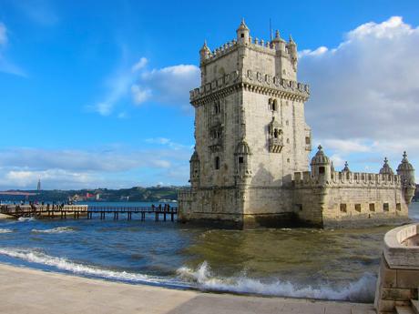 Belémská věž na pobřeží v Lisabonu