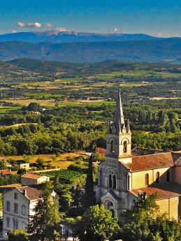 Vesnička Bonnieux leží v provensálském regionálním parku Luberon