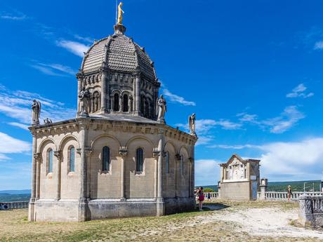 Nedaleko Forcalquier stojí od 19. století kaple Notre-Dame-de-Provence