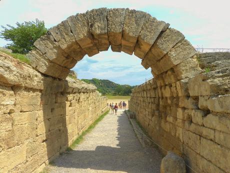 Brána u vstupu na starověký olympijský stadion