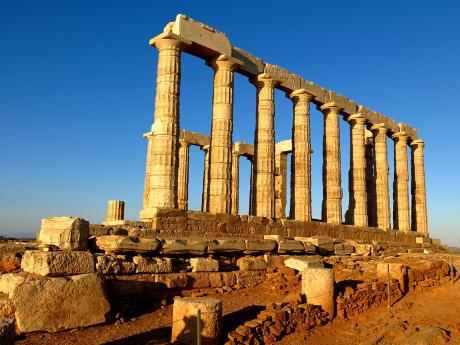 Poseidonův chrám na skalnatém výběžku Sounion