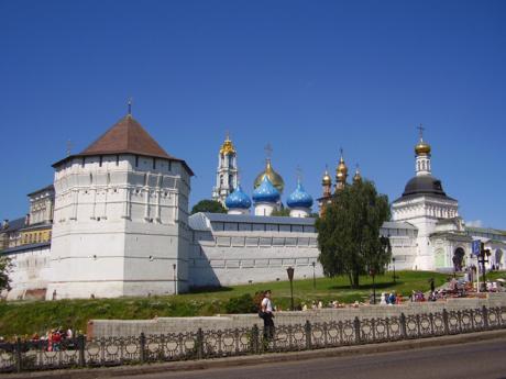Kostely seskupené kolem chrámu Panny Marie v Sergijev Posad