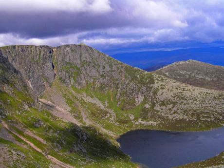 Jezero v NP Cairngorms