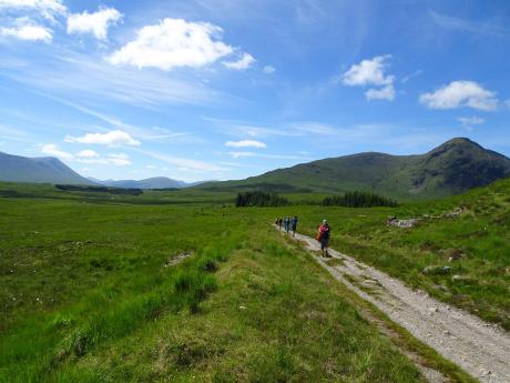 Stezka West Highland Way vede napříč rozmanitou skotskou krajinou