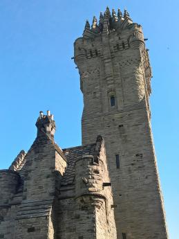 Památník skotského patriota Williama Wallace v podobě pětipatrové věže